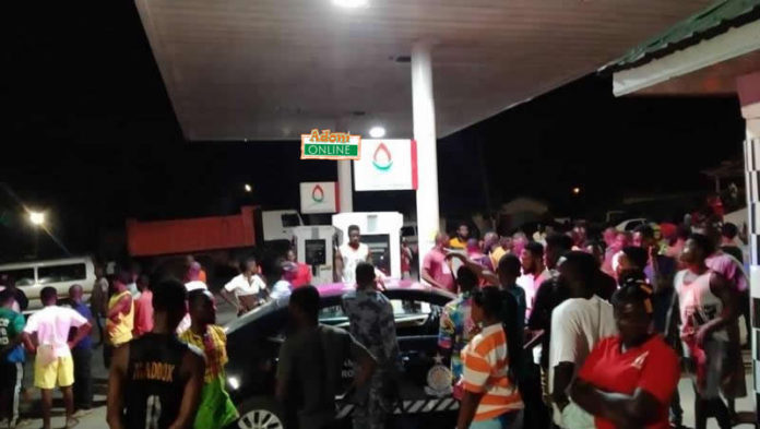 26-yr-old man shot dead by robbers at filling station 26-yr-old man shot dead by robbers at filling station