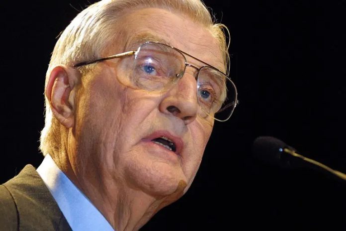 Former US Vice President Walter Mondale dies at 93