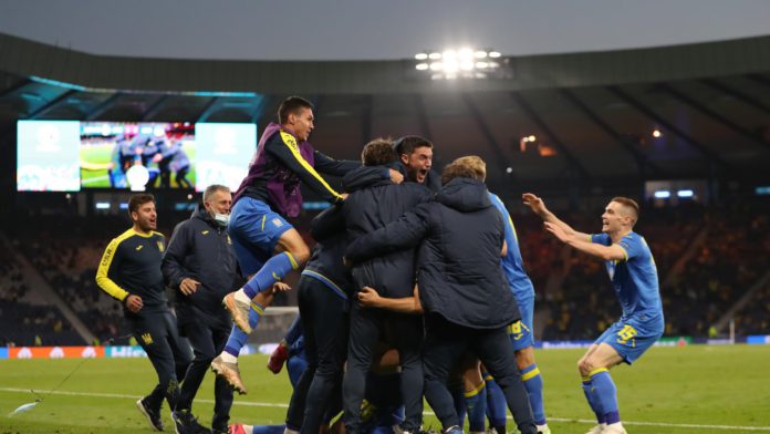 GLASGOW, SCOTLAND - JUNE 29: Artem Dovbyk of Ukraine (obscured) celebrates with team mates after scoring their side's second goal during the UEFA Euro 2020 Championship Round of 16 match between Sweden and Ukraine at Hampden Park on June 29, 2021 in Glasg Image credit: Getty Images GLASGOW, SCOTLAND - JUNE 29: Artem Dovbyk of Ukraine (obscured) celebrates with team mates after scoring their side's second goal during the UEFA Euro 2020 Championship Round of 16 match between Sweden and Ukraine at Hampden Park on June 29, 2021 in Glasg Image credit: Getty Images