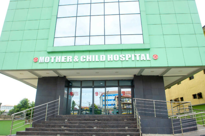 Doctors at Mother & Child Hospital operate with rechargeable lamps Doctors at Mother & Child Hospital operate with rechargeable lamps