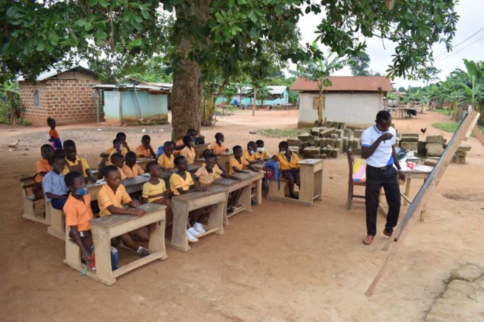 Tigare pupils stranded as heavy downpour collapses school block