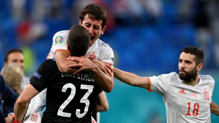 SAINT PETERSBURG, RUSSIA - JULY 02: Mikel Oyarzabal of Spain celebrates their side's victory in the penalty shoot out with team mate Unai Simon after the UEFA Euro 2020 Championship Quarter-final match between Switzerland and Spain at Saint Petersburg Sta Image credit: Getty Images SAINT PETERSBURG, RUSSIA - JULY 02: Mikel Oyarzabal of Spain celebrates their side's victory in the penalty shoot out with team mate Unai Simon after the UEFA Euro 2020 Championship Quarter-final match between Switzerland and Spain at Saint Petersburg Sta Image credit: Getty Images