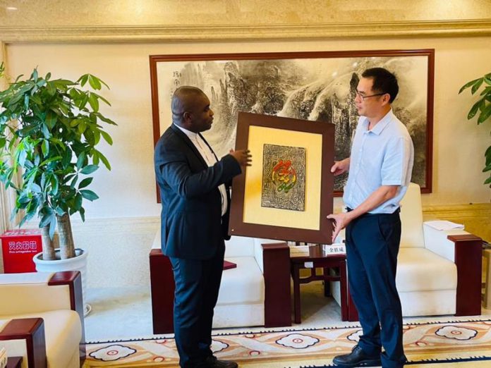 ‘Dr China’ bids farewell to China ‘Dr China’ bids farewell to China