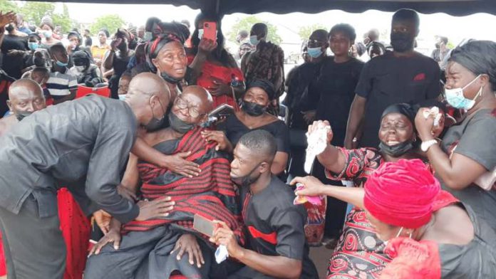 Burial-of-Emmanuel-Osei-3.jpg.pagespeed.ce._9SNV18bXa (Copy) Hundreds bid farewell to policeman killed in bullion van robbery