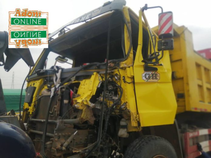 Tipper truck crashes into Tema motorway toll booth