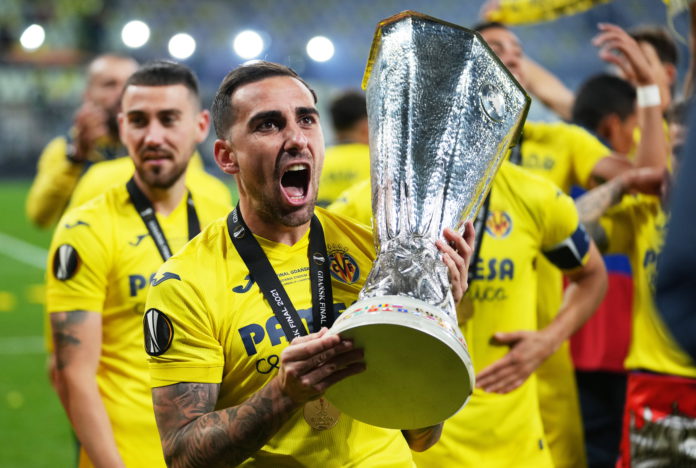 Paco Alcacer of Villarreal celebrates with the trophy after winning the UEFA Europa League final soccer match between Villarreal CF and Manchester United in Gdansk, Poland, 27 May 2021. EPA/Michael Sohn / POOL Paco Alcacer of Villarreal celebrates with the trophy after winning the UEFA Europa League final soccer match between Villarreal CF and Manchester United in Gdansk, Poland, 27 May 2021. EPA/Michael Sohn / POOL