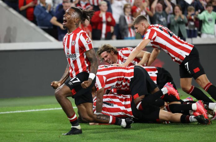 Brentford players celebrate Brentford players celebrate