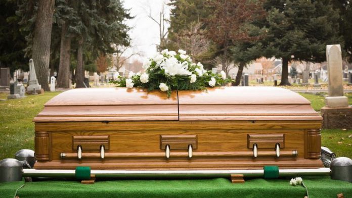 1_Coffin-at-a-cemetery (Copy)