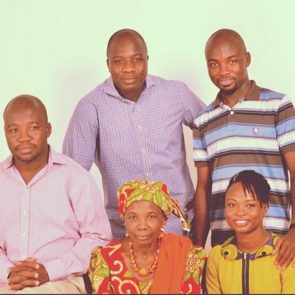 ayariga brothers and late mum