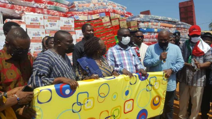 mahama donates