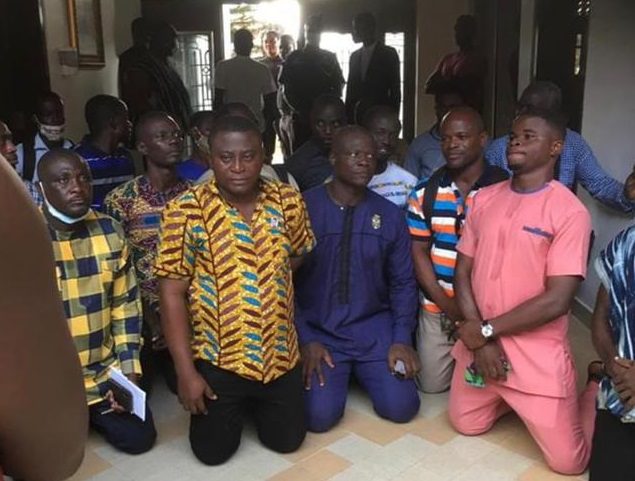 Juaben-Assembly-members-kneel