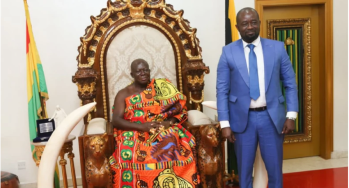 Otumfuo with GFA boss, Kurt Okraku Otumfuo with GFA boss, Kurt Okraku
