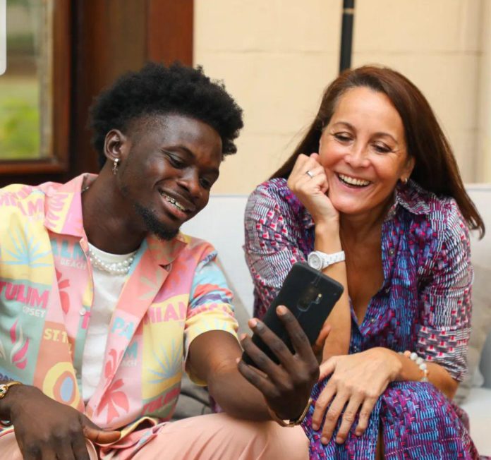 Kuami Eugene (left) and Anne-Sophie Avé