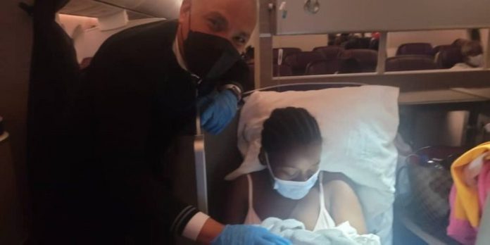 Ghanaian doctor helps woman to deliver on flight