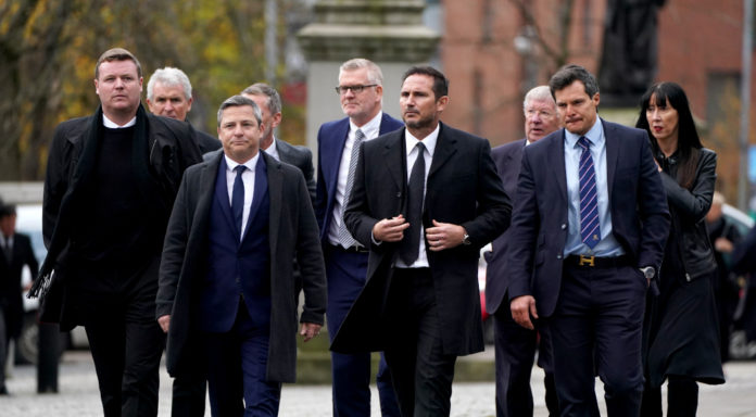 Former Chelsea manager Frank Lampard (centre right) and former Manchester United manager Sir Alex Ferguson (back) attend the memorial service at Glasgow Cathedral. On the 26th October 2021 it was announced that former Scotland, Rangers and Everton manager Walter Smith had died aged 73. Picture date: Friday November 19, 2021. (Photo by Andrew Milligan/PA Images via Getty Images) Former Chelsea manager Frank Lampard (centre right) and former Manchester United manager Sir Alex Ferguson (back) attend the memorial service at Glasgow Cathedral. On the 26th October 2021 it was announced that former Scotland, Rangers and Everton manager Walter Smith had died aged 73. Picture date: Friday November 19, 2021. (Photo by Andrew Milligan/PA Images via Getty Images)