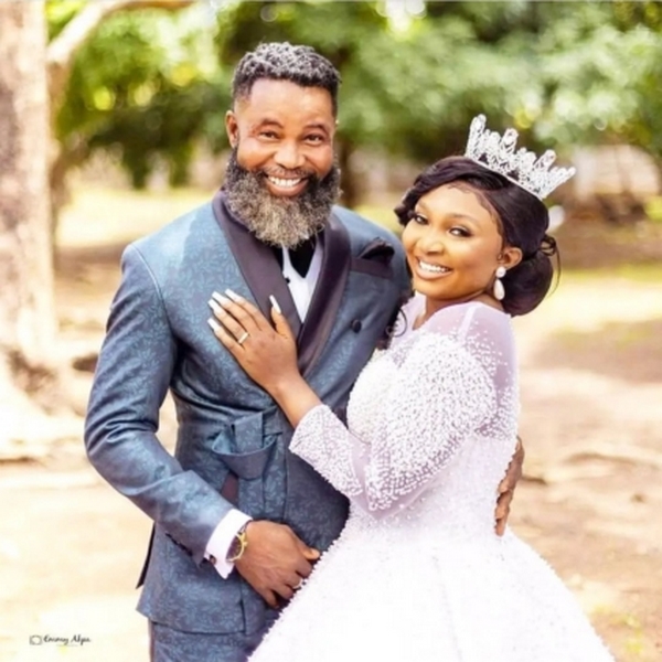 Comedian-Osama-and-wife-424x424 (Copy) Comedian-Osama-and-wife-424x424 (Copy)