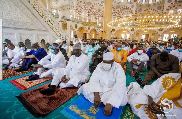 Vice President Bawumia, Madam Samira and other Muslims offering prayers Source: Mrs Bawumia/Instagram