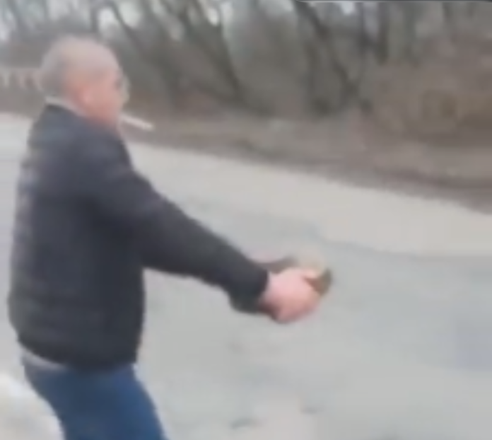 The man sprang into action instead of waiting for Ukrainian bomb disposal units.