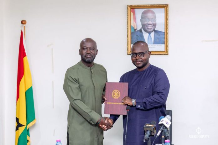Asenso-Boakye inducts one of world’s most celebrated architect as registered member of ARC Asenso-Boakye inducts one of world’s most celebrated architect as registered member of ARC