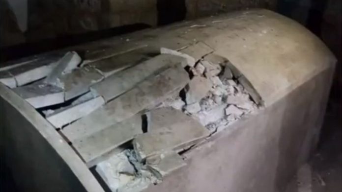 Israel tomb attack