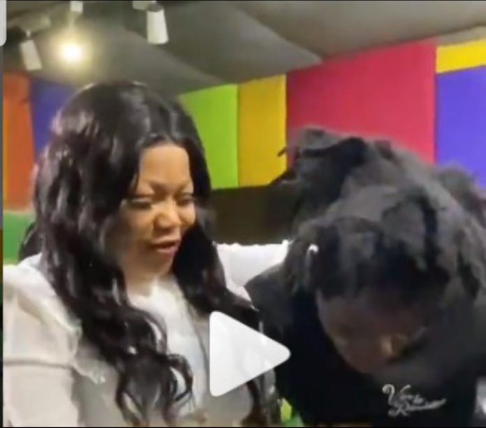 Agradaa praying for Kwesi Arthur