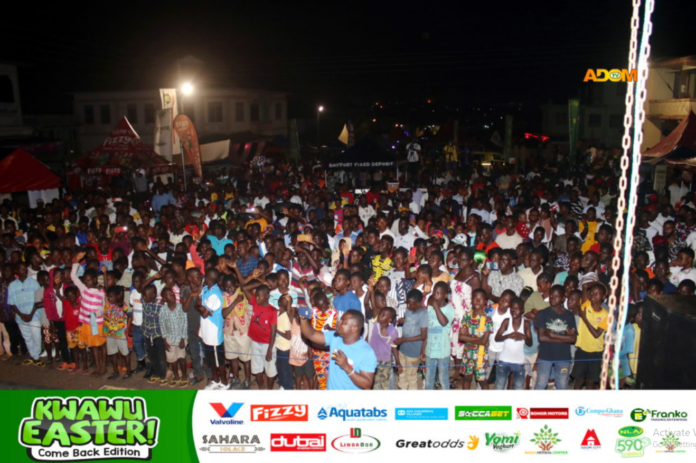 Crowd keeps increasing at Adom Mega Street Bash 2022 Crowd keeps increasing at Adom Mega Street Bash 2022