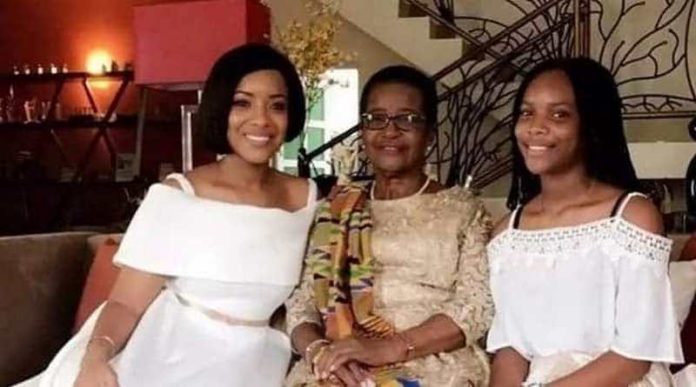 Joselyn Dumas, her mother, and Senia Photo credit: Instagram/Joselyn Dumas Joselyn Dumas, her mother, and Senia Photo credit: Instagram/Joselyn Dumas