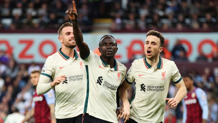 Liverpool_celebrate_Sadio_Mane_goal_at_Aston_Villa_2021-22