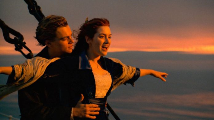 Titanic pose