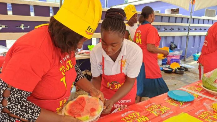 Listeners of Nhyira FM don aprons to delight their mothers