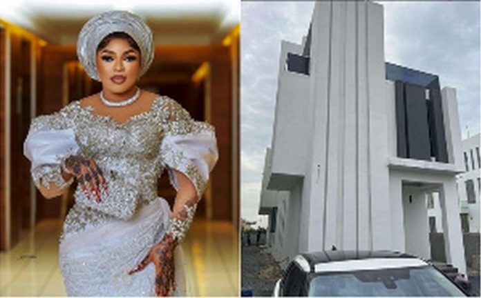 Nigerian crossdresser, Bobrisky Source: mynigeria.com Nigerian crossdresser, Bobrisky Source: mynigeria.com