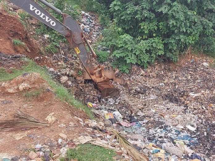 KMA desilts Kejetia drains to avert market flooding KMA desilts Kejetia drains to avert market flooding