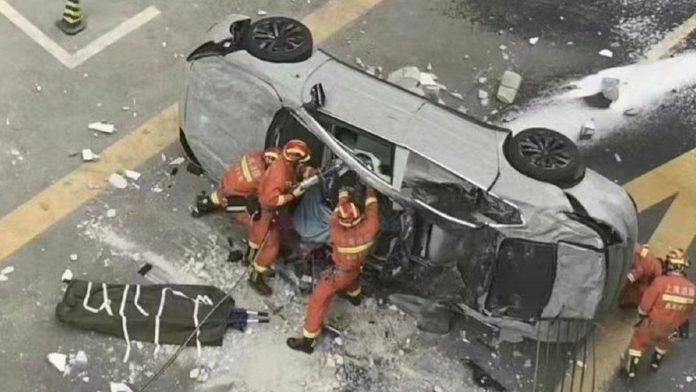 Electric car kills two / Credit: WEIBO