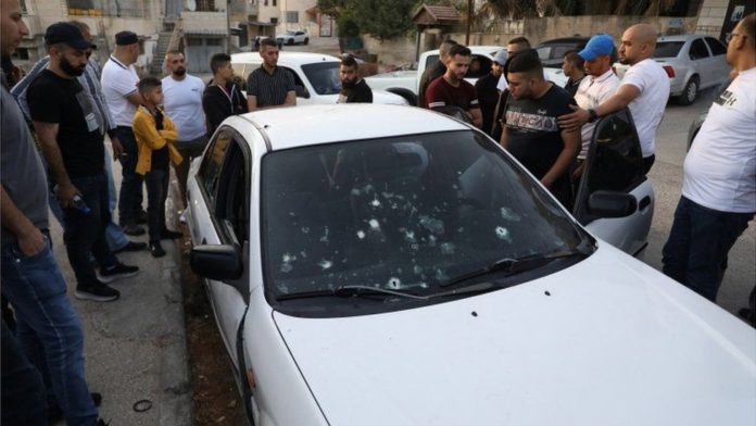 Palestinian militants shot dead in a car / Credit: EPA