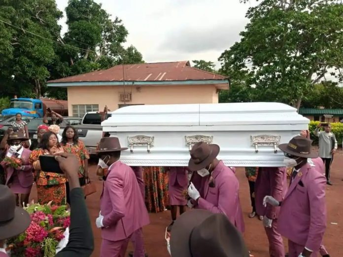 Tears flow as 'Ekwueme' singer, Osinachi is laid to rest