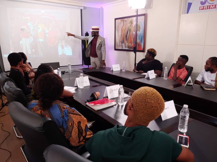 AbrantieTheGentleman tutoring 12 Adepam contestants at masterclass