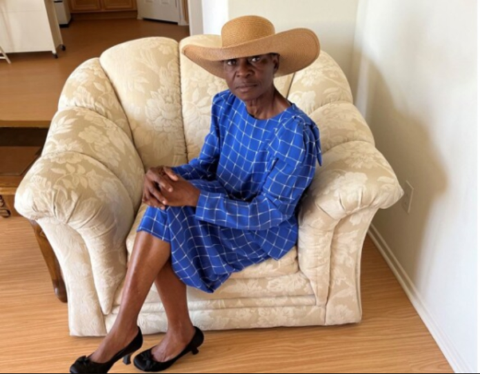 Vicky Umodu sits on the chair at her home in Colton, Calif., where she found $36,000 in cash stuffed inside the seat cushion. (Diseph Mgborogwu) Vicky Umodu sits on the chair at her home in Colton, Calif., where she found $36,000 in cash stuffed inside the seat cushion. (Diseph Mgborogwu)