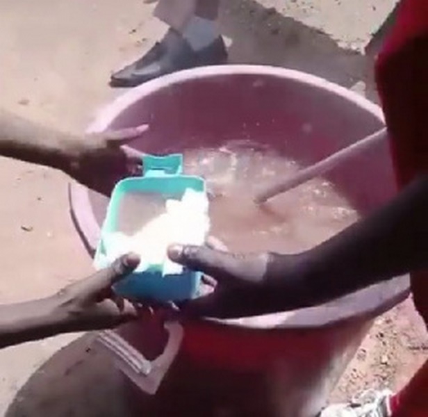 Do you know where this video originates from? Managers of the Ghana School Feeding Programme say they are investigating the source of this video depicting school children who are being served an apparently unsightly soup? Do you know where this video originates from? Managers of the Ghana School Feeding Programme say they are investigating the source of this video depicting school children who are being served an apparently unsightly soup?