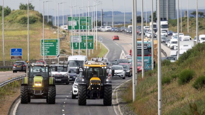 Fuel protestors / Credit: NEWSLINE MEDIA