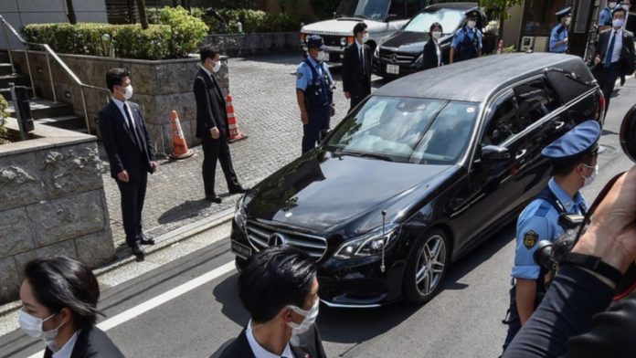 Motorcade-carrying-Abe-to-his-home-town-754x424 (Copy)