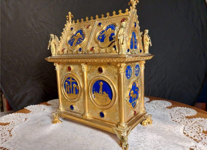 Ornate Artefact containing Jesus' blood / Credit: ARTHUR BRAND
