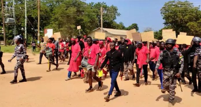 Kete Krachi residents stage protest over 'dumsor'