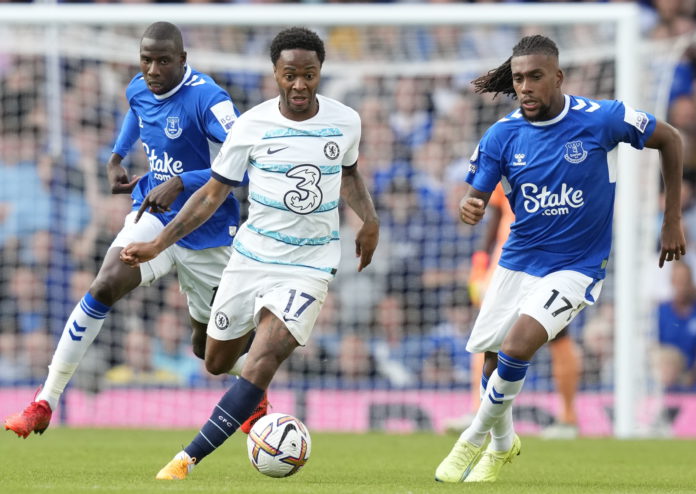 Chelsea's Raheem Sterling (C) in action against Everton's Alexander Iwobi (R) during the English Premier League soccer match between Everton FC and Chelsea FC in Liverpool, Britain, 06 August 2022. EPA/Andrew Yates EDITORIAL USE ONLY. No use with unauthorized audio, video, data, fixture lists, club/league logos or 'live' services. Online in-match use limited to 120 images, no video emulation. No use in betting, games or single club/league/player publications Chelsea's Raheem Sterling (C) in action against Everton's Alexander Iwobi (R) during the English Premier League soccer match between Everton FC and Chelsea FC in Liverpool, Britain, 06 August 2022. EPA/Andrew Yates EDITORIAL USE ONLY. No use with unauthorized audio, video, data, fixture lists, club/league logos or 'live' services. Online in-match use limited to 120 images, no video emulation. No use in betting, games or single club/league/player publications
