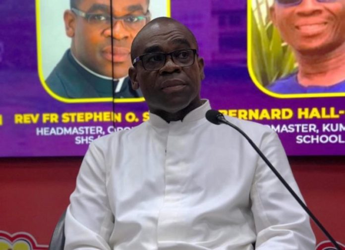 Rev-Fr.-Stephen-Owusu-Sekyere-584x424 (Copy)