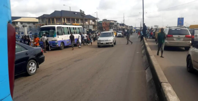 Two crushed to death on expressway / Credit: VANGUARD NEWS