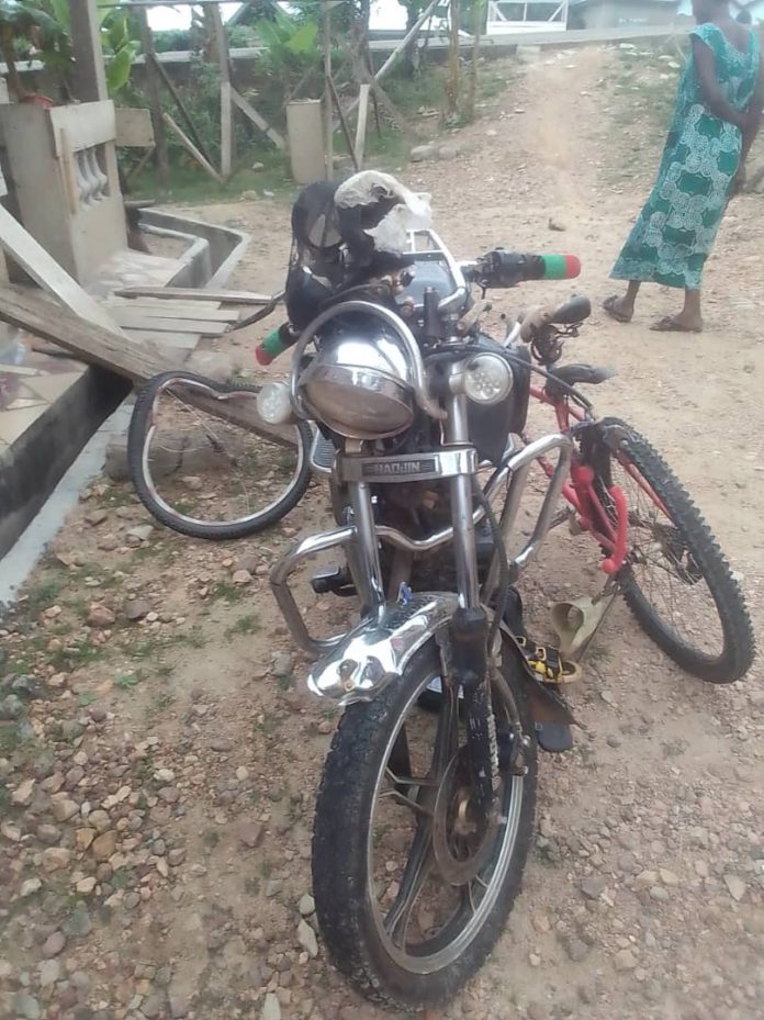 Accident involving motorbike and bicycle at Juaso
