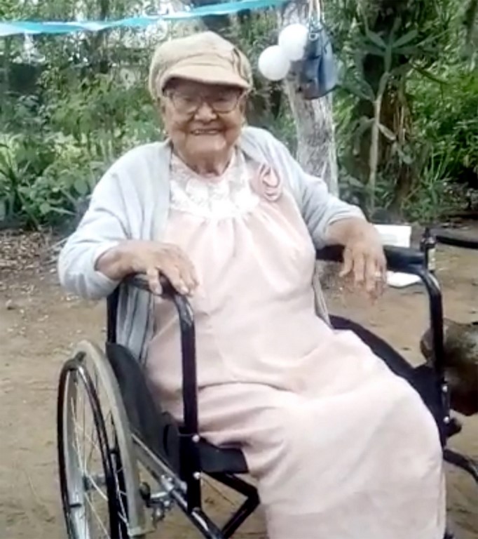 grandma-dying-wish-giant-dick-02 (Copy)
