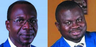 New GJA President Albert Kwabena Dwumfour (right) and the former President Roland Affail Monnie