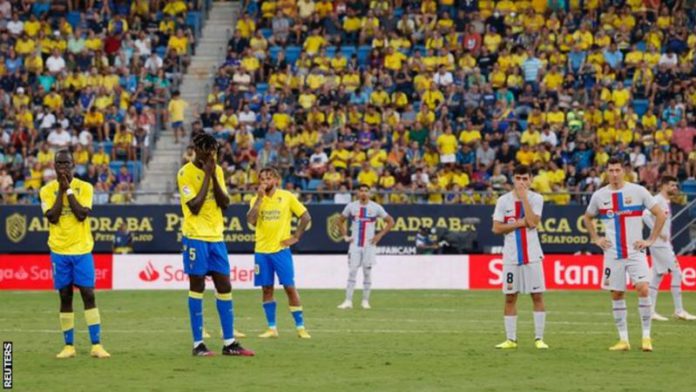 The players were taken from the pitch when the severity of the fan's condition was established The players were taken from the pitch when the severity of the fan's condition was established