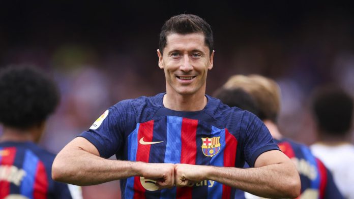 BARCELONA, SPAIN - SEPTEMBER 17: Robert Lewandowski FC Barcelona celebrates scoring his side's first goal during the LaLiga Santander match between FC Barcelona and Elche CF at Spotify Camp Nou on September 17, 2022 in Barcelona, Spain. (Photo by Eric Alo Image credit: Getty Images BARCELONA, SPAIN - SEPTEMBER 17: Robert Lewandowski FC Barcelona celebrates scoring his side's first goal during the LaLiga Santander match between FC Barcelona and Elche CF at Spotify Camp Nou on September 17, 2022 in Barcelona, Spain. (Photo by Eric Alo Image credit: Getty Images